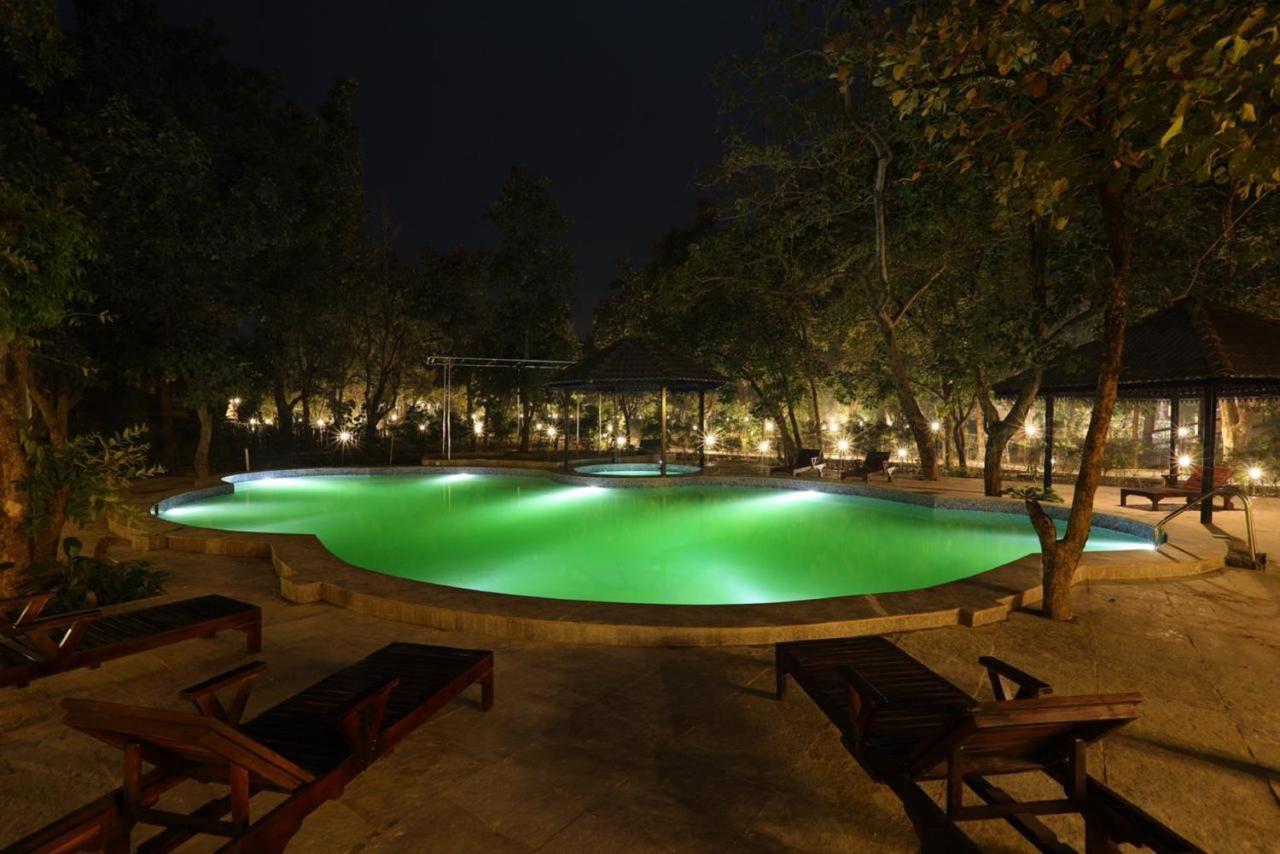 Sterling Padam Pench Hotel Khawasa Exterior photo