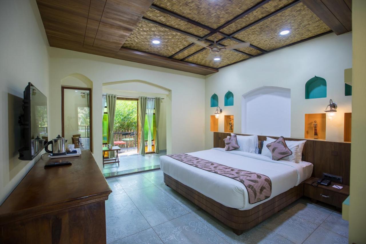 Sterling Padam Pench Hotel Khawasa Exterior photo