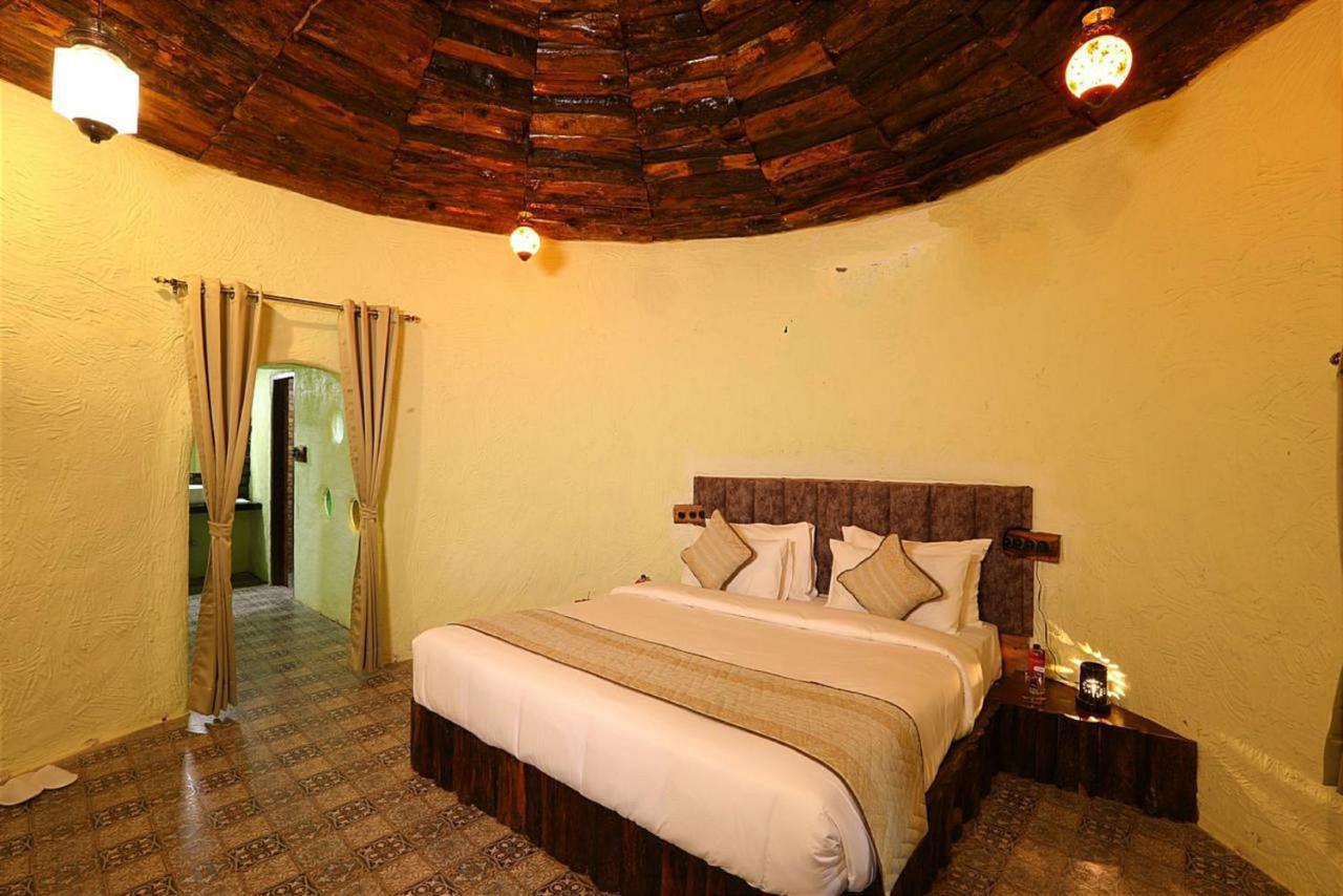 Sterling Padam Pench Hotel Khawasa Exterior photo