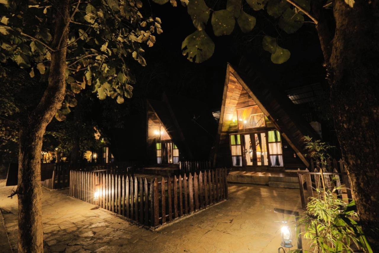 Sterling Padam Pench Hotel Khawasa Exterior photo