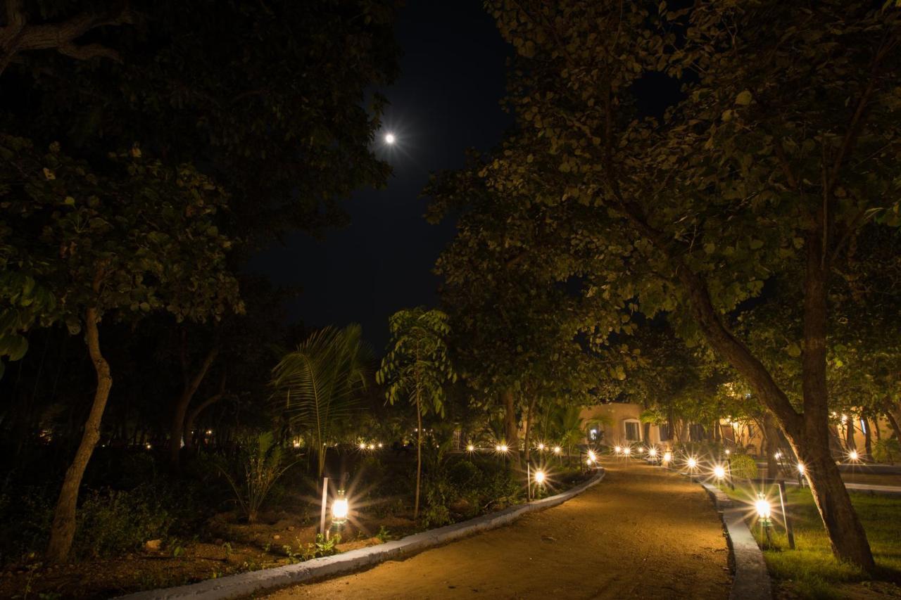 Sterling Padam Pench Hotel Khawasa Exterior photo