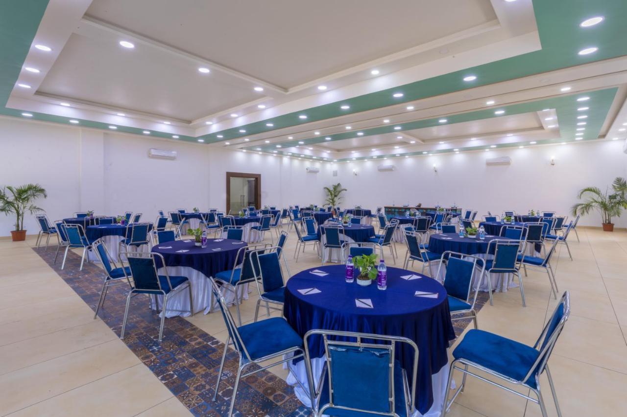Sterling Padam Pench Hotel Khawasa Exterior photo