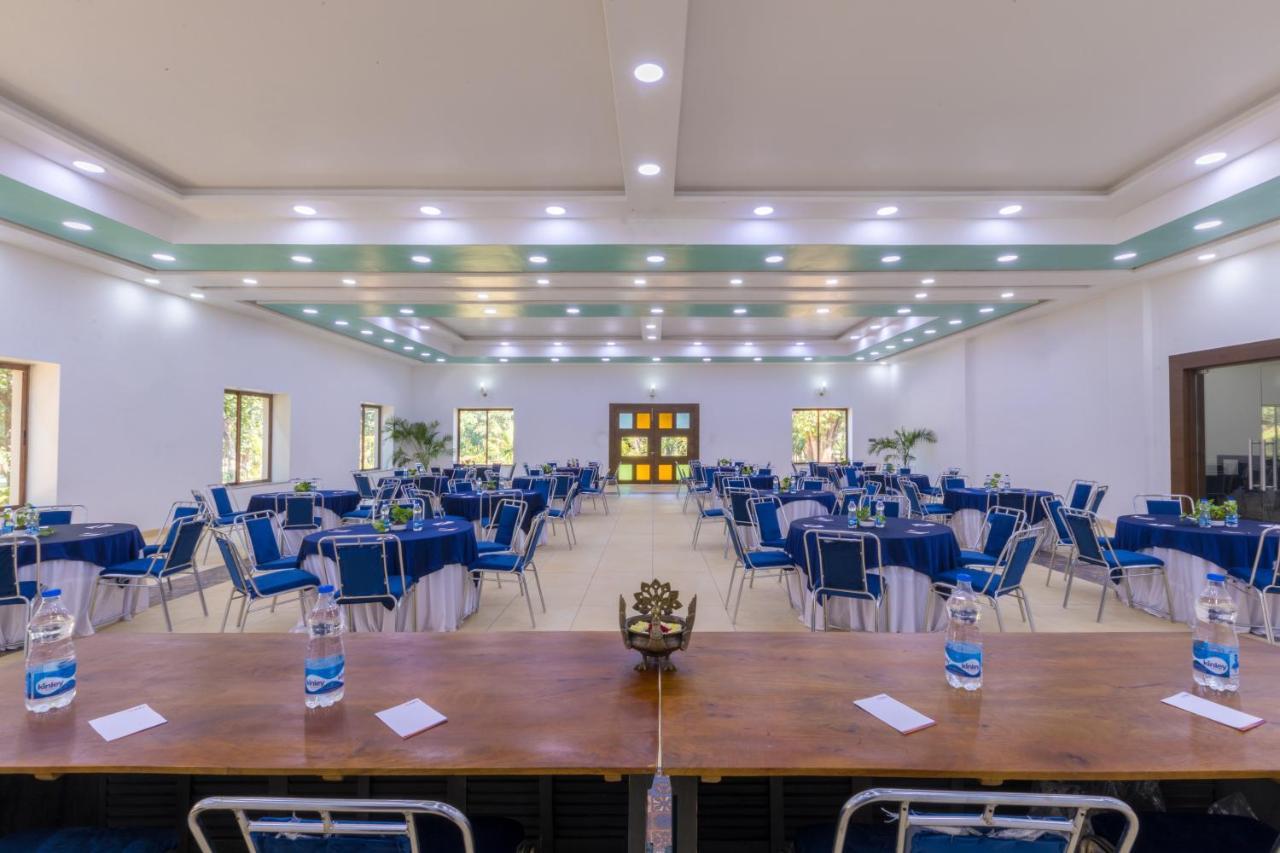 Sterling Padam Pench Hotel Khawasa Exterior photo