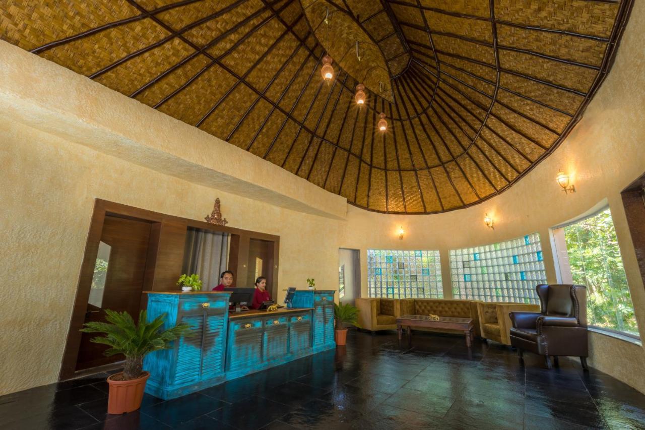 Sterling Padam Pench Hotel Khawasa Exterior photo